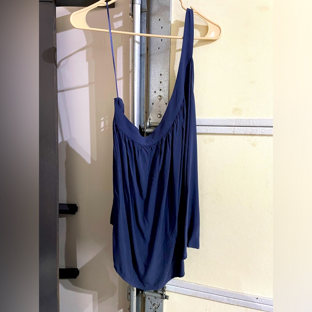 One-shoulder tank